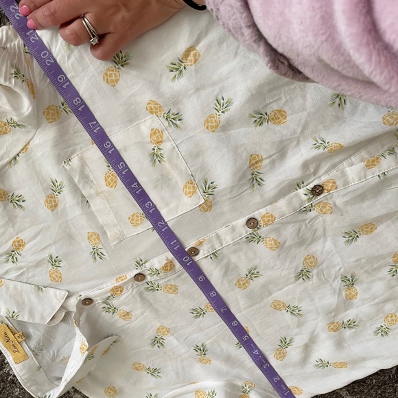 Pineapple Button Down Crop Top🍍 - Picture 5 of 7